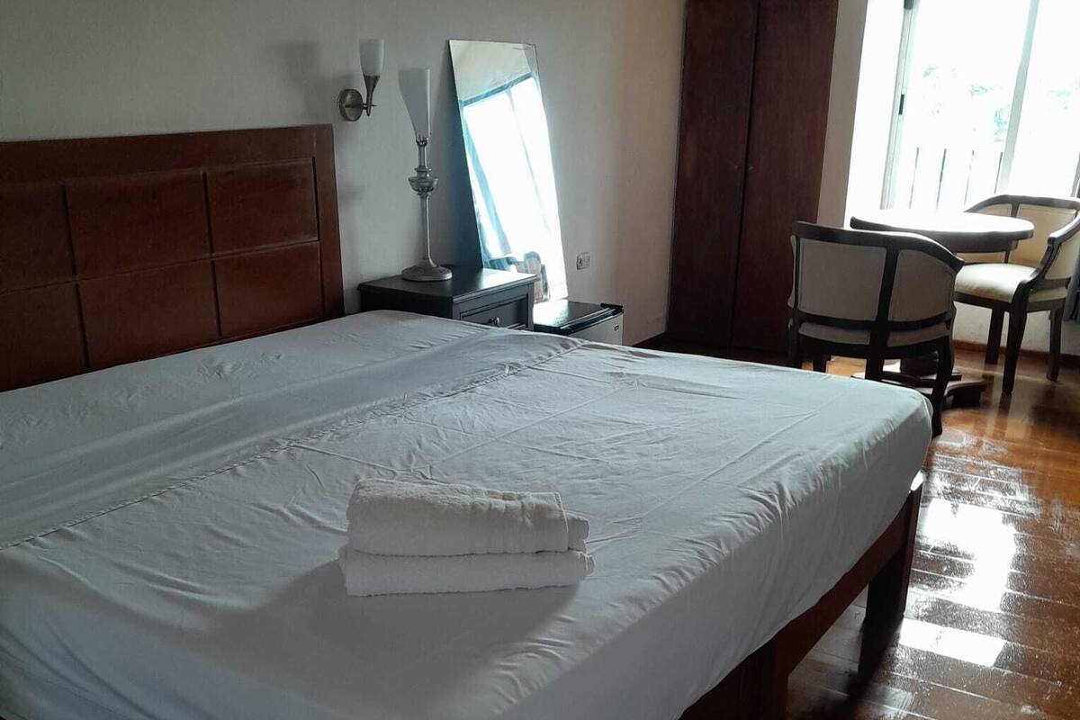 Quarto standard, 1 cama King | Roupa de cama