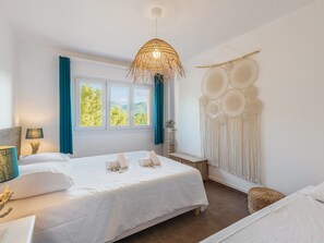 2 室のベッドルーム、アイロン / アイロン台、WiFi、ベッドシーツ