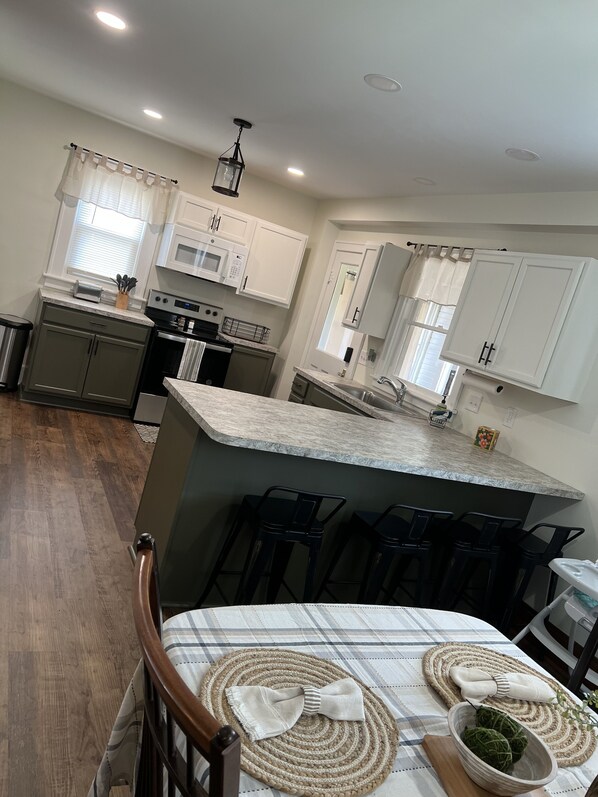 電子レンジ、オーブン、コンロ