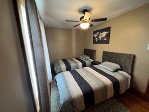 3 bedrooms, iron/ironing board, WiFi, bed sheets