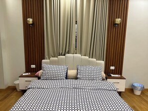 3 عدّة غرف نوم وخزنة داخل الغرفة ومكواة/لوح كي وواي فاي مجانًا