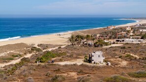 Beach nearby, sun loungers, beach towels
