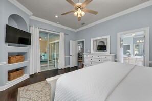 3 slaapkamers, een strijkplank/strijkijzer, gratis wifi, beddengoed