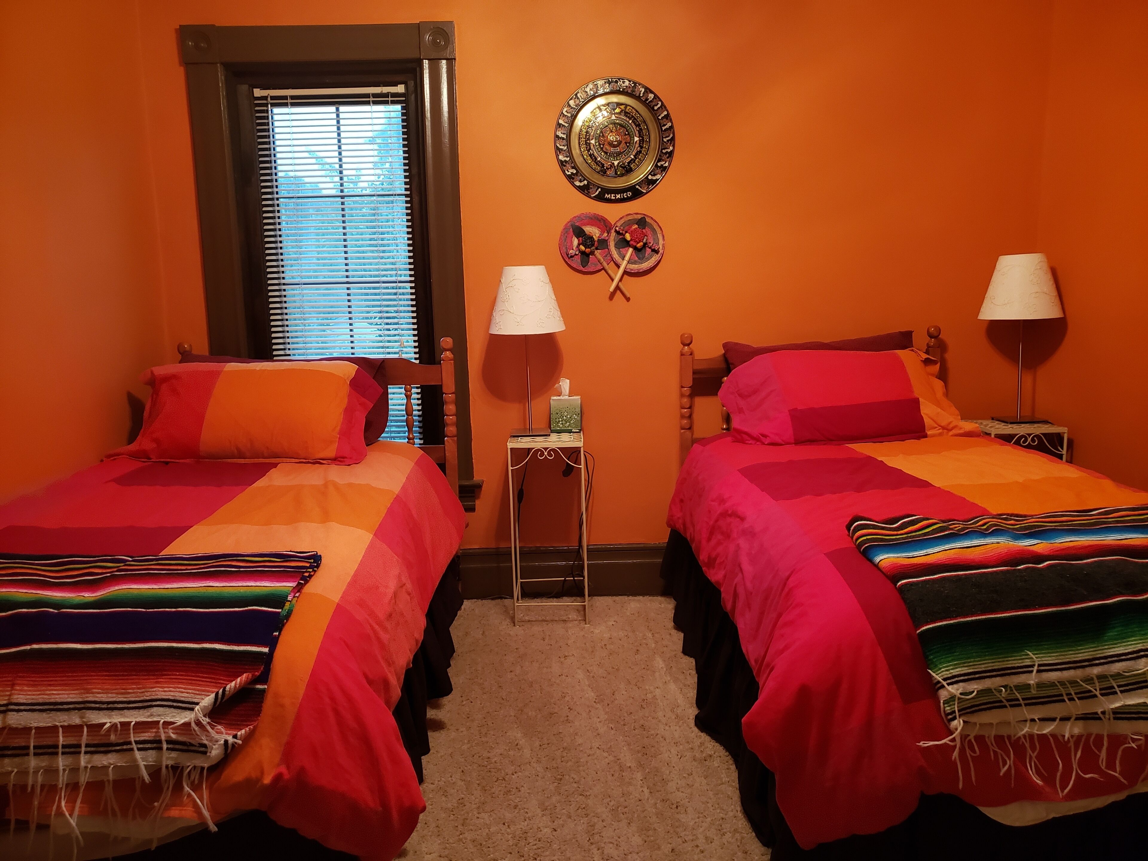 6 bedrooms, desk, iron/ironing board, travel crib