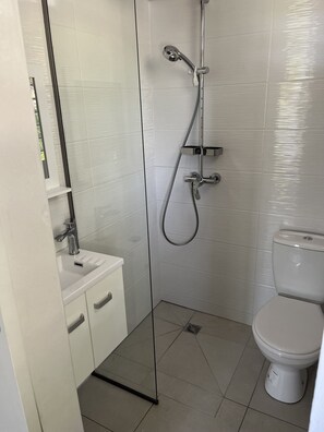 Handtücher, Seife, Toilettenpapier