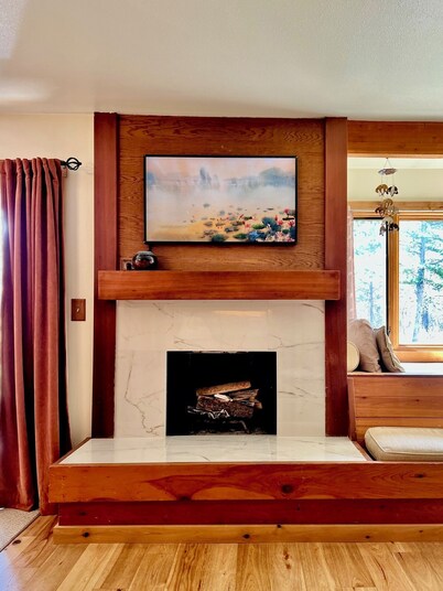 Jackson Hole condo in the Aspens. A retreat close to Nat. Parks & JHMR, King Bed