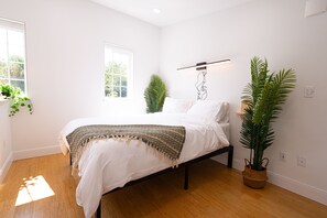 1 bedroom, iron/ironing board, WiFi, bed sheets - theLOFT - Burlington, VT (Burlington)