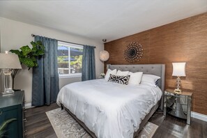 5 Schlafzimmer, Bügeleisen/Bügelbrett, WLAN, Bettwäsche