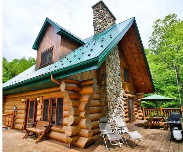 Exterior - Domaine La Cedriere. (Grenville Sur La Rouge)