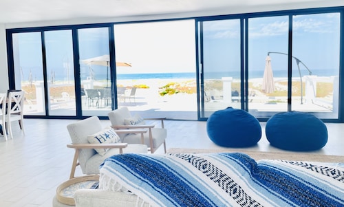 Oceanfront home with spectacular views!