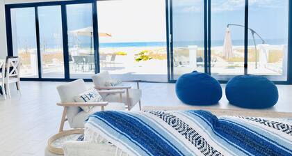 Oceanfront home with spectacular views!