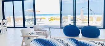 Oceanfront home with spectacular views!