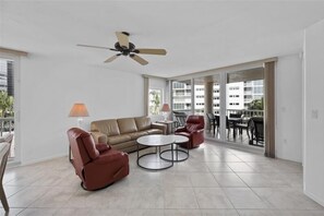 Imagen sin descripción, 5 de 28, botón