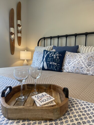 Come Relax at THE CROW'S NEST , Patriot Pointe at Lake Eufaula. 