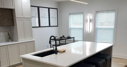 Introducing "ElevateVR Living" Your New Baton Rouge 3 Story Retreat Sleeps 14