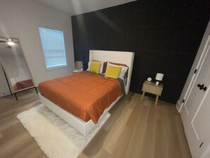 5 makuuhuonetta, silitysrauta/-lauta, Wi-Fi, vuodevaatteet