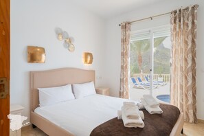 5 chambres, fer et planche à repasser, Wi-Fi gratuit, draps fournis
