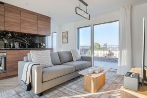 Fernseher, Stereoanlage