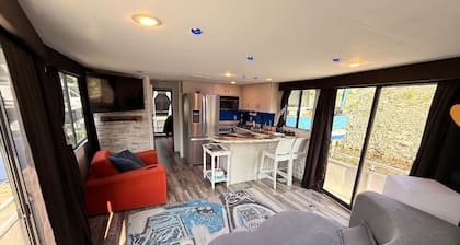 b3 Couples Therapy Yacht