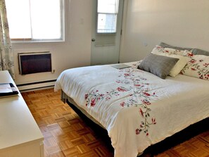 1 habitación, tabla de planchar con plancha, wifi y ropa de cama
