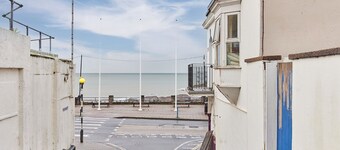 Apartment 5, The Albemarle