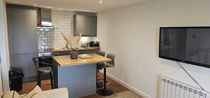 Interior - Modern Peaceful Open Plan 1-Bed Apartment Rutland (Rutland)