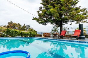 Indoor pool - 3-Bed Home Sleeps 6 with Free Parking (Kigali)