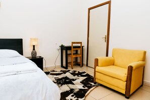 3 bedrooms, WiFi, bed sheets - 3-Bed Home Sleeps 6 with Free Parking (Kigali)