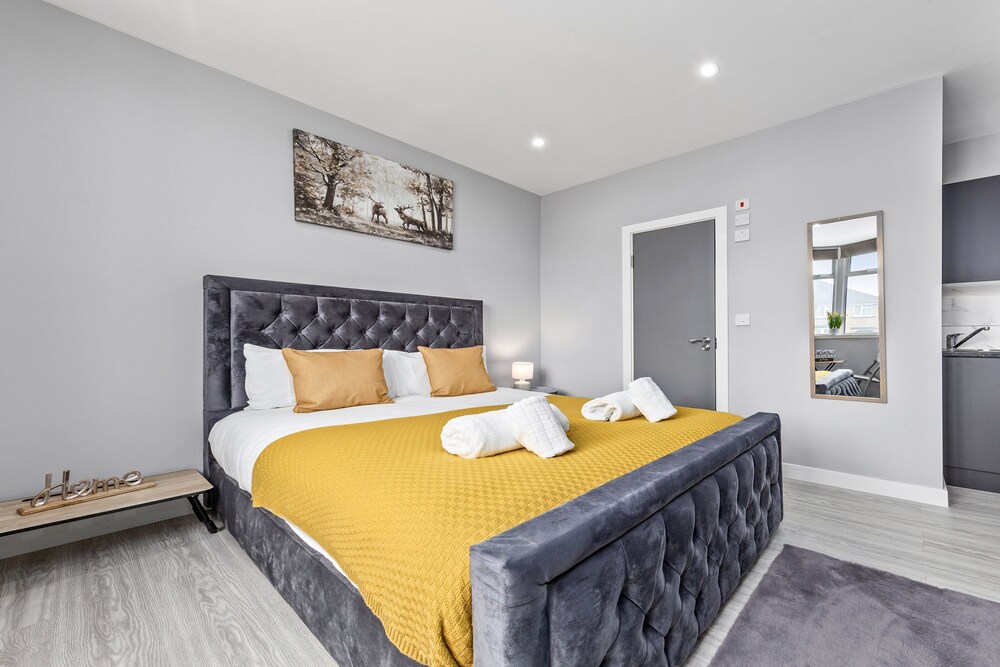 Serviced Ensuite Room Feltham Heathrow London TW13 Londres Abritel