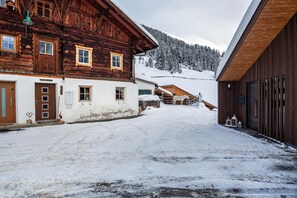 Exterior - Holiday home 'Liberty Ranch Marlstein' with mountain view and WiFi (Oetz)