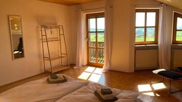 4 soverom, strykejern/-brett, wi-fi (inkludert) og sengetøy