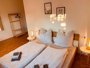 4 Schlafzimmer, Bügeleisen/Bügelbrett, kostenloses WLAN, Bettwäsche
