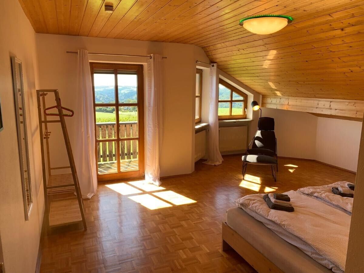 4 dormitoris, planxa i posts de planxar, wifi gratuïta i roba de llit 