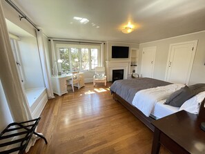 5 slaapkamers, een bureau, een strijkplank/strijkijzer, gratis wifi