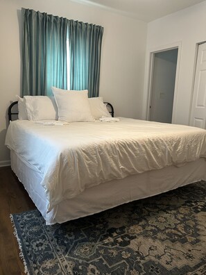 2 bedrooms, travel cot, WiFi, bed sheets