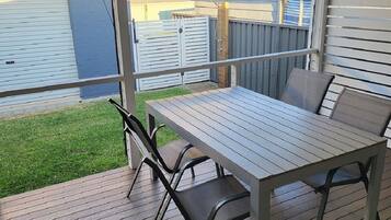 屋外ダイニングエリア