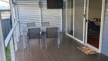 屋外ダイニングエリア