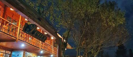 Vista frontal de la propiedad