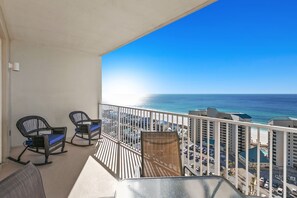 Property grounds - This beautiful condo is in the heart of all the fun & excitement in Panama City Beach! (Panama)