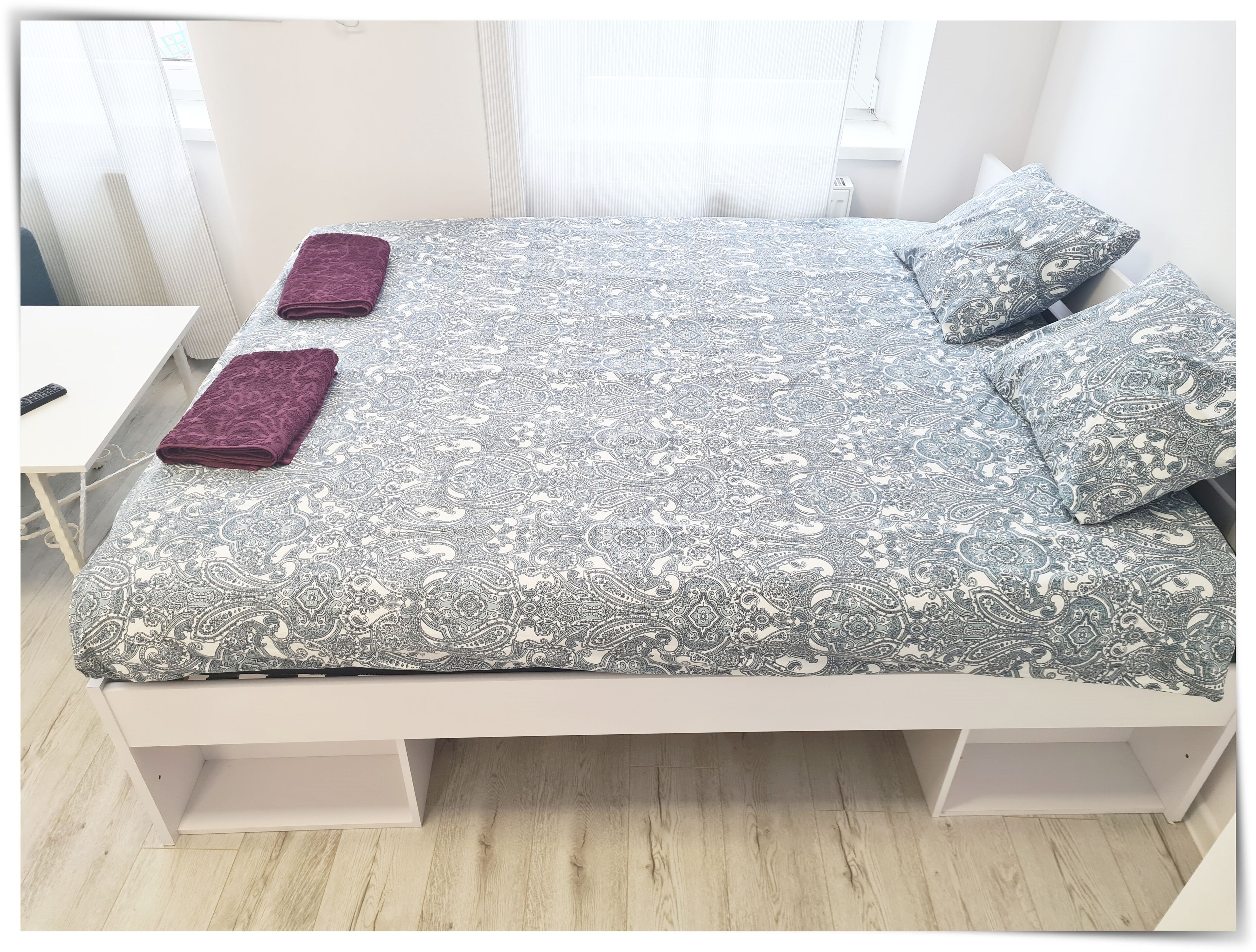 2 bedrooms, iron/ironing board, WiFi, bed sheets