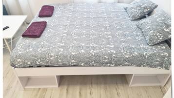 2 bedrooms, iron/ironing board, WiFi, bed sheets