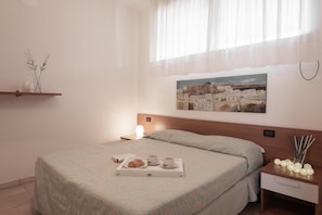 2 chambres, fer et planche à repasser, accès Internet