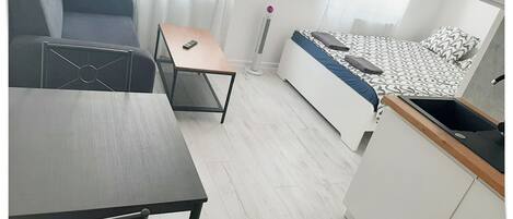 1 sovrum, strykjärn/strykbräda, wi-fi och sängkläder