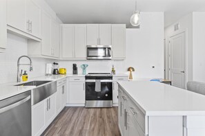 House - Prime West Downtown Studio w Washer Dryer (Austin)