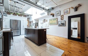 冰箱、微波炉、炉灶、洗碗机