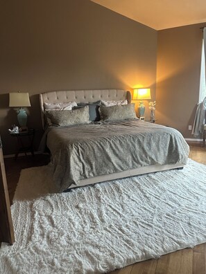 5 habitaciones, tabla de planchar con plancha, wifi y ropa de cama