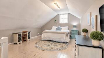 1 soveværelse, skrivebord, strygejern/strygebræt, weekendseng