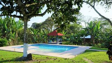 2 piscinas al aire libre