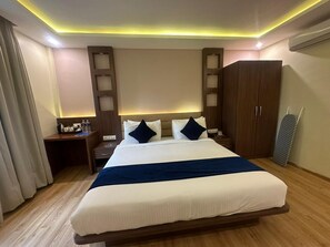 ห้องพรีเมียม, เตียงคิงไซส์ 1 เตียง | โต๊ะทำงาน, พื้นที่ทำงานแบบใช้แล็ปท็อป, ห้องเก็บเสียง, Wi-Fi ฟรี
