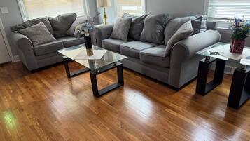 Een smart-tv en een kantoor